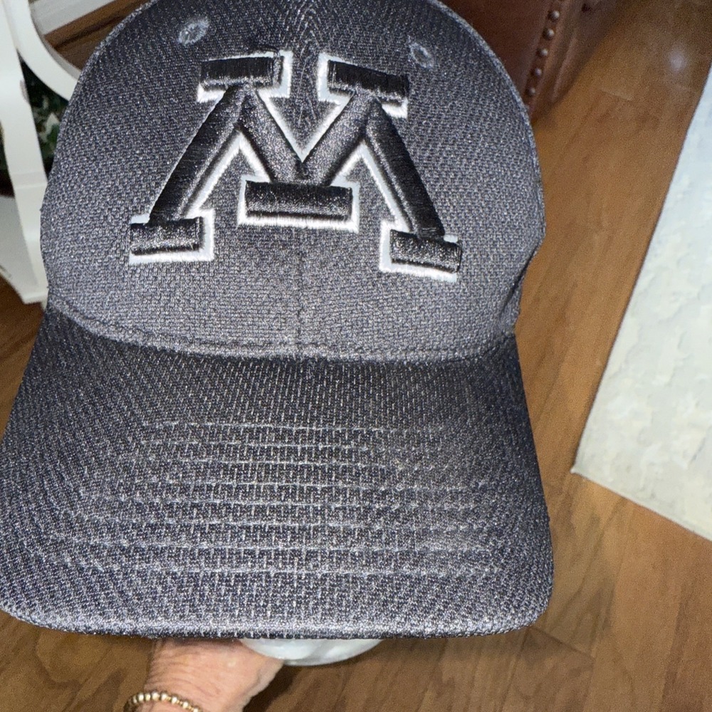 Minnesota Golden Gophers Hat Cap Flex YOUTH NCAA College Dri FIT Zephyr 4549